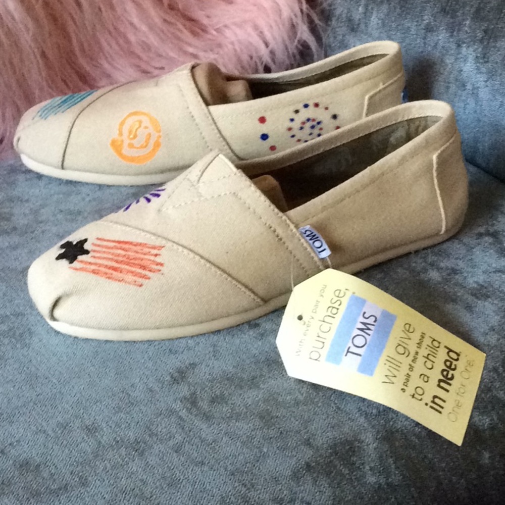 Toms Shoes